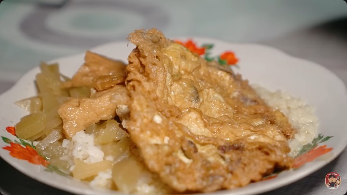 Nex Carlos kulineran mencoba makanan murah meriah