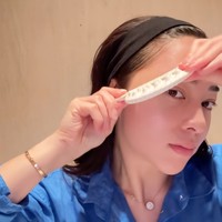 Tampil natural tanpa pulasan makeup sedikitpun, wajah wanita 31 tahun itu tetap terlihat cantik dan mulus. Kulitnya juga tampak glowing dan sehat. Foto: TikTok/@nikitawillyofficial