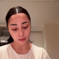 Kulit sehat dan glowing Nikita tentu tak didapat secara begitu saja. Selain menjalani pola hidup sehat, Nikita juga rutin menggunakan serangkaian skincare untuk merawat kulit wajahnya. Foto: TikTok/@nikitawillyofficial