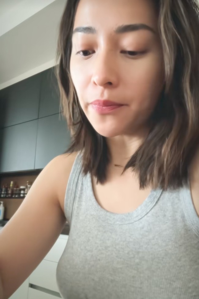 Tetap cantik meski tanpa pulasan makeup, penampilan Nikita kerap banjir pujian. Kulit wajahnya tampak begitu mulus tanpa kerutan atau noda sedikitpun. Foto: TikTok/@nikitawillyofficial