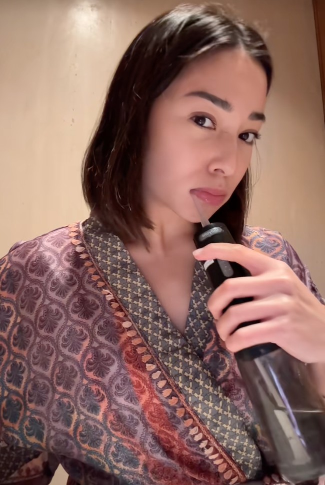 Terbaru, kecantikan natural Nikita terlihat saat ia memamerkan rutinitas perawatan giginya. Kini tampil dengan rambut pendek, Nikita terlihat jadi semakin fresh. Foto: TikTok/@nikitawillyofficial