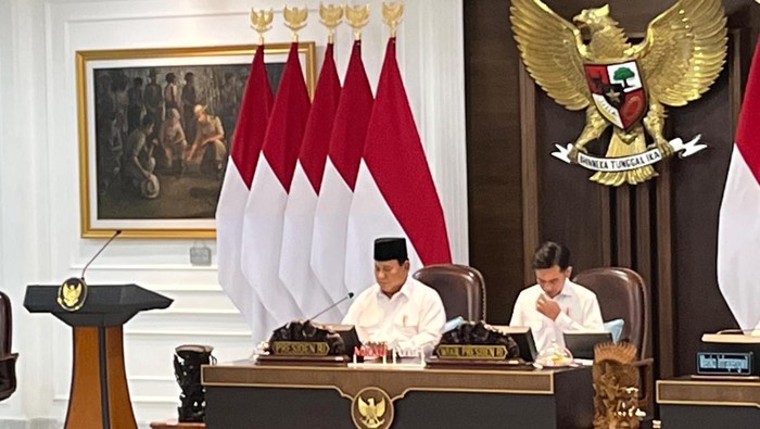 Prabowo dalam Sidang Kabinet Paripurna
