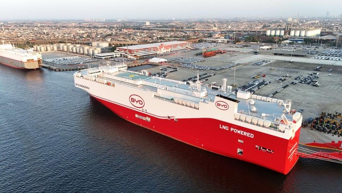 PT Pelabuhan Indonesia (Persero) atau Pelindo melalui cucu perusahaan PT Indonesia Kendaraan Terminal Tbk (IDX:IPCC) memberikan pelayanan kapal RoRo berskala besar pada awal bulan Agustus 2025.