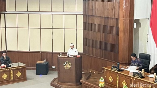 Rapat Paripurna DPRD Bali di kantor Gubernur Bali, Selasa (6/8/2025).
