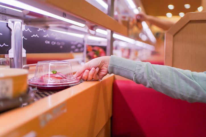 Conveyor Belt Sushi Jadi Tren, Ini Sosok Chef Pencetusnya