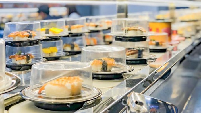 Conveyor Belt Sushi Jadi Tren, Ini Sosok Chef Pencetusnya