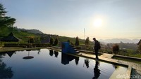 Jernihnya air di kolam renang Side Land Kaduela.