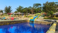 Untuk tiket masuknya 15.000 untuk orang dewasa dan Rp 10.000 untuk anak-anak. Buka setiap hari dari pukul 07.00 WIB sampai pukul 17.00 WIB.