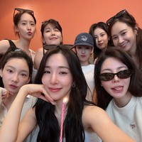 Netizen terpesona melihat wajah personel SNSD nyaris tak berubah sejak debut pada tahun 2007. Visual Taeyeon cs tetap awet muda, seolah tak menua. Foto: Instagram