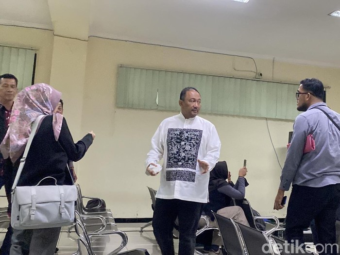 Suami mantan Wali Kota Semarang Hevearita Hunaryanti Rahayu, Alwin Basri, dalam sidang di Pengdilan Tipikor Semarang,, Rabu (6/8/2025).