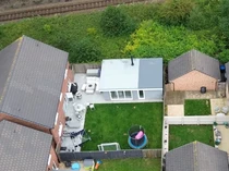 Saya Diminta Robohkan Rumah Karena Tetangga Sebal dengan Desainnya