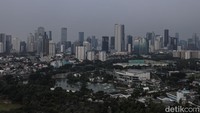 Lanskap gedung pencakar langit di Jakarta. Pasalnya, selama triwulan kedua tidak ada momen signifikan penggerak ekonomi yang bisa mendorong pertumbuhan hingga di atas 5%. Sementara pada triwulan I, di mana ada momen THR dan belanja Lebaran, pertumbuhan ekonomi masih di bawah 5%. Foto: Rifkianto Nugroho/detikcom