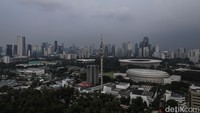 Lanskap gedung pencakar langit di Jakarta. Kedua, pertumbuhan industri pengolahan yang mencapai 5,68% (jauh lebih tinggi dibandingkan dengan triwulan 1 2025) tidak sejalan dengan Purchasing Managers Index atau PMI manufaktur Indonesia yang di bawah 50 poin dalam waktu April-Juni 2025. Foto: Rifkianto Nugroho/detikcom