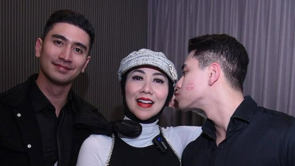 Venna Melinda Terharu Banget Dapat Mobil dari Athalla, tapi Cuma Simulasi