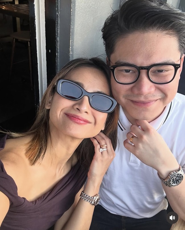 Kabar mengejutkan datang dari artis sekaligus penyanyi Acha Septriasa. Diam-diam Acha rupanya sudah bercerai dari sang suami. Foto: Instagram/@septriasaacha