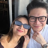 Kabar mengejutkan datang dari artis sekaligus penyanyi Acha Septriasa. Diam-diam Acha rupanya sudah bercerai dari sang suami. Foto: Instagram/@septriasaacha