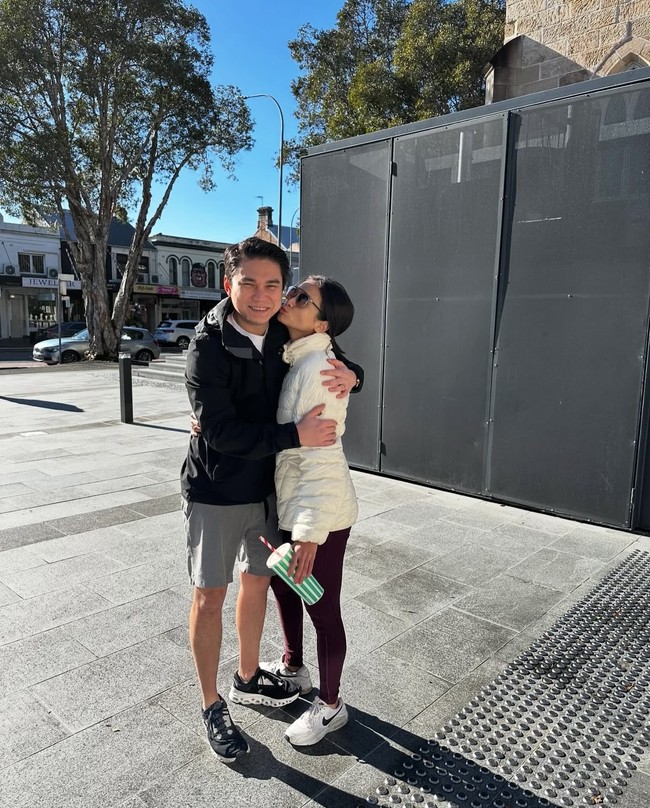 Kabar perceraiannya mulai tercium publik usai Acha memberikan keterangan co-parenting pada unggahan terbaru di Instagram. Hal itu membuat tak sedikit yang penasaran dan mencari tahu mengenai rumah tangganya. Foto: Instagram/@septriasaacha