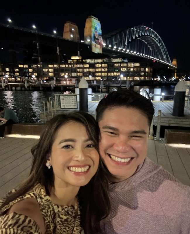 Kini kemesraan Acha dan Vicky tinggal kenangan. Meski demikian keduanya masih kompak untuk bersama-sama membesarkan putri semata wayang mereka. Foto: Instagram/@septriasaacha