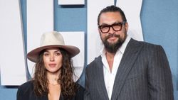 Kisah Cinta Jason Momoa dan Adria Arjona, dari Lawan Main Jadi Mesra