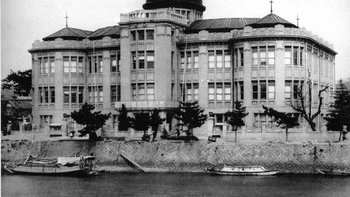 Bom meledak tepat di atas Aula Pameran Komersial Prefektur Hiroshima. | Museum Peringatan Perdamaian Hiroshima Foto: PetaPixel