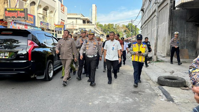 Ditlantas Polda Riau mengecek kondisi jalan hingga penerangan menjelang Pacu Jalur, Rabu (6/8/2025).