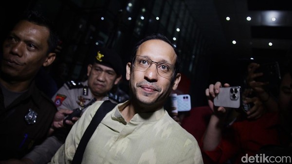 Ekspresi Nadiem Makarim Usai Diperiksa KPK