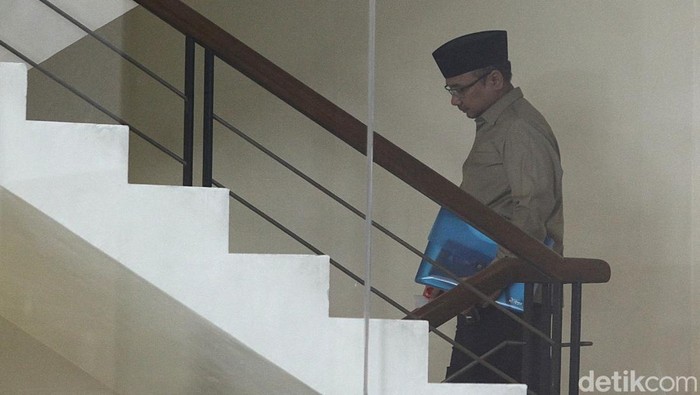 Mantan Menag Yaqut Cholil Qoumas diperiksa KPK soal kasus dugaan korupsi kuota haji khusus 2024. Pemeriksaan berlangsung sekitar lima jam.