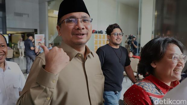 Mantan Menag Yaqut Cholil Qoumas diperiksa KPK soal kasus dugaan korupsi kuota haji khusus 2024. Pemeriksaan berlangsung sekitar lima jam.
