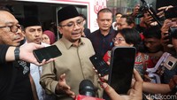 Yaqut Cholil Qoumas dimintai keterangan oleh KPK dalam penyelidikan kasus dugaan korupsi kuota haji khusus 2024.    