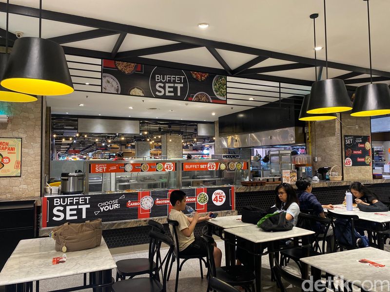 Food Hall Grand Indonesia ada gerai yang menawarkan set buffet seharga Rp 45.000