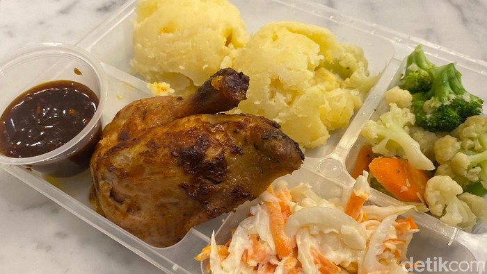Food Hall Grand Indonesia ada gerai yang menawarkan set buffet seharga Rp 45.000