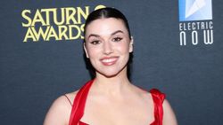 Mary Marvel Didorong Fans DC Jadi Wonder Woman