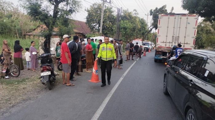 Kecelakaan lalu lintas di Jalur Pantura Rembang, Ruas Sluke, pada Kamis (7/8/2025).