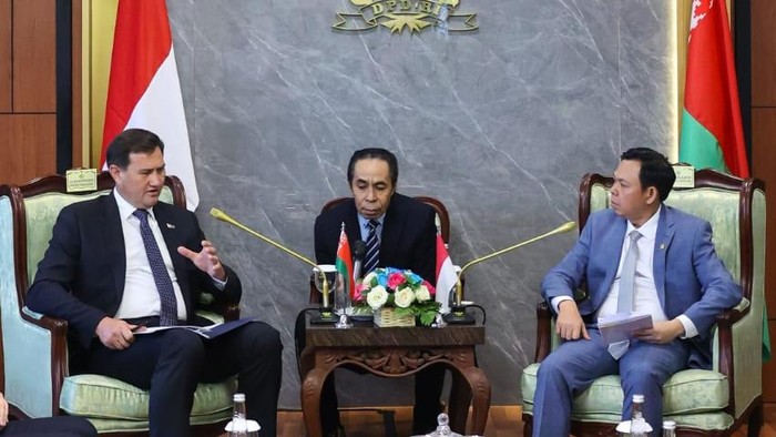 Ketua DPD RI Sultan B. Najamudin bertemu dengan Menteri Luar Negeri (Menlu) Belarus, H.E. Maxim Ryzhenkov. (dok. DPD RI)