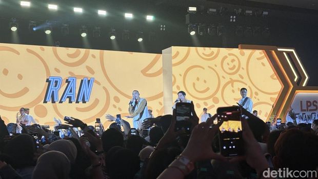 LPS Financial Festival 2025 di Surabaya ditutup dengan penampilan Nassar dan RAN