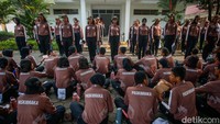 Pasukan Pengibar Bendera Pusaka (Paskibraka) nasional menggelar latihan gabungan pertama di Taman Rekreasi Wiladatika, Cibubur, Depok, Jawa Barat, Kamis (7/8/2025).
