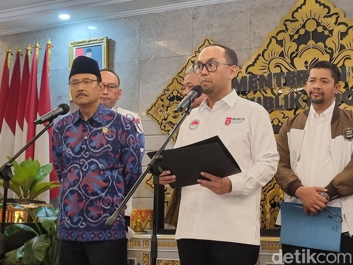Mensos Gus Ipul dan Kepala PPATK Ivan Yustiavandana. (Taufiq/detikcom)