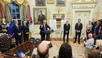 Momen Trump Umumkan Apple Tambah Investasi Fantastis Rp 1.631 T ke AS