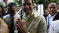 Mantan Menteri Pendidikan, Kebudayaan, Riset, dan Teknologi (Mendikbudristek) Nadiem Anwar Makarim memenuhi panggilan KPK.