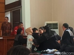 Tangis Nikita Mirzani Bertemu Anak Jelang Sidang Dugaan Pemerasan