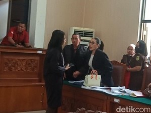 Tangis Nikita Mirzani dan Doktif Sebut Suami Reza Gladys Beri Rp 20 M demi Produk