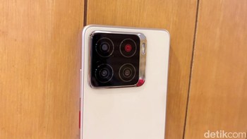 Untuk kebutuhan fotografi, kamera belakang 13 MP terpasang pada kedua perangkat. Khusus NubiaA56 ditambahkan kamera kedua di bagian belakang berukuran 2 MP dan selfie8 MP. . / Foto: Rizqy Nur Amalia/detikINET