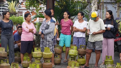 Operasi pasar LPG 3 kg di Klungkung, Bali, Kamis (7/8/2025).