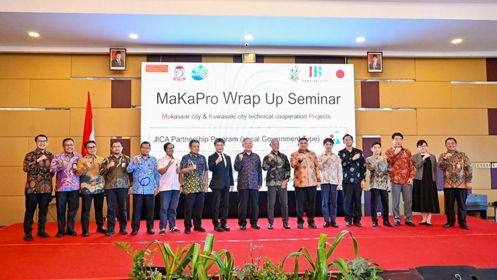 PDAM Makassar, Kawasaki Waterworks and Sewerage Bureau, dan Kantor JICA Indonesia resmi menutup MaKaPro melalui kegiatan Wrap-Up Seminar di Hotel Aston Makassar, Kamis (7/8/2025).