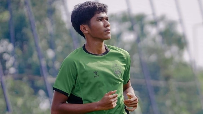 Pemain muda asal Aceh, Rahmat Syawal saat berseragam PSIS Semarang.