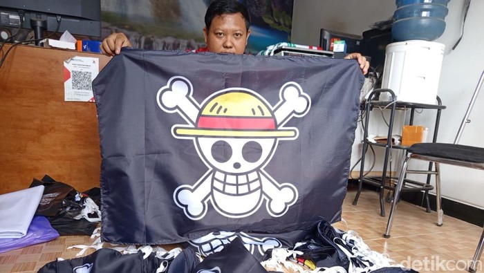 Bendera One Piece yang diproduksi Pusat Kain Printing ID di Congkrang, Muntilan, Kabupaten Magelang, Kamis (7/8/2025).