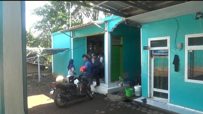 Universitas Negeri Jember (Unej0 menarik mahasiswanya yang KKN di Jember buntut pencurian 2 motor di kantor Desa Alun Alun, Ranuyoso, Lumajang
