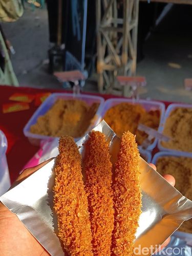 Pengantin menyediakan jajanan cilung untuk camilan acara resepsi mendadak jadi sorotan.. Postingan pernikahan yang berada di Jakarta Pusat itu tersebut langsung viral di media sosial.