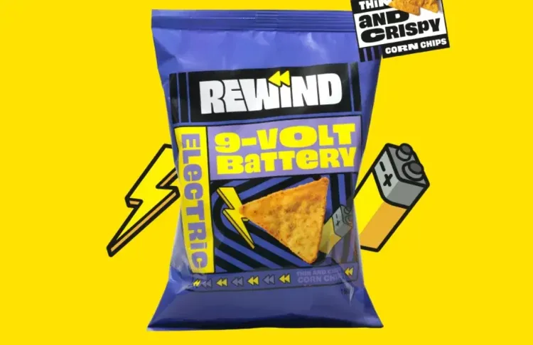Merek makanan ringan asal Belanda, Rewind, meluncurkan keripik tortilla dengan rasa menyerupai baterai 9 volt.