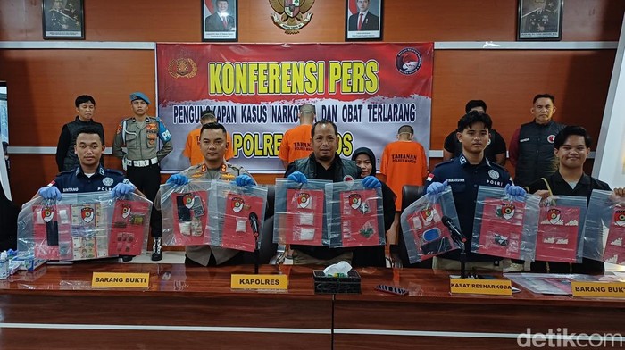 Polres Maros saat konferensi pers kasus pengungkapan peredaran narkoba.
